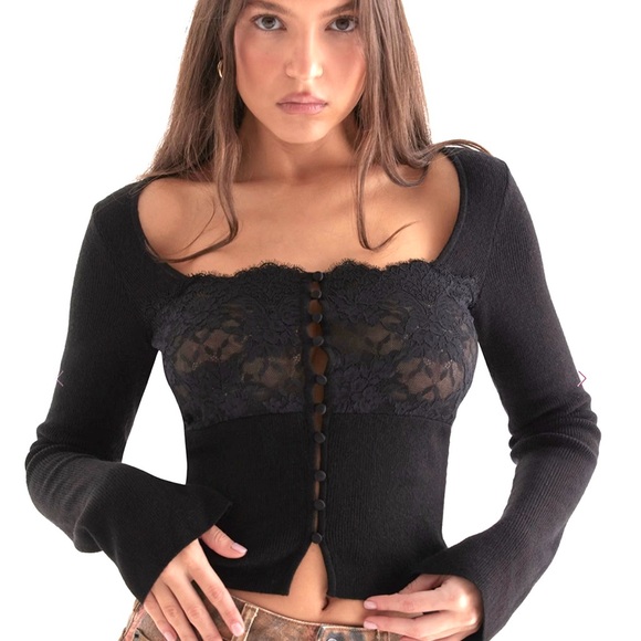 NWT House of CB Candice Sweater in L+. - Picture 1 of 5